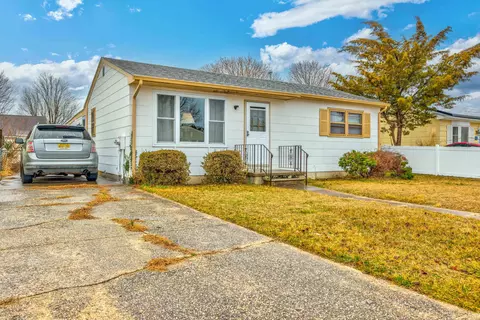 130 Shadeland Ave, Villas, NJ 08251