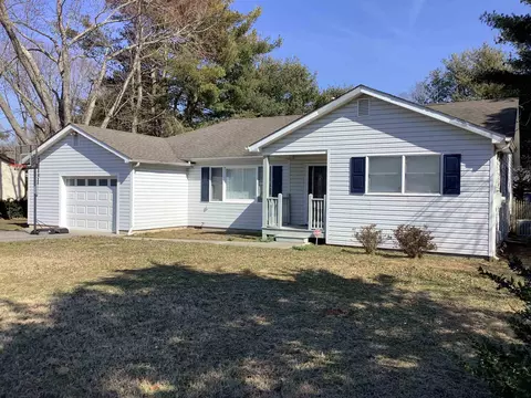 9 Red Cedar Dr, Dennis, NJ 08230