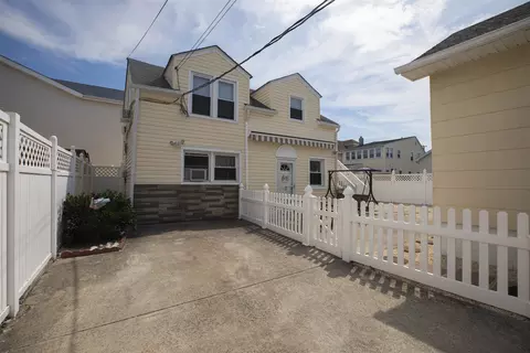 1503 Atlantic Ave #2, North Wildwood, NJ 08260