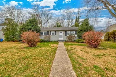 164 Briarwood Dr, Erma, NJ 08204