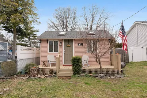 11 Schellinger Ave, Villas, NJ 08251