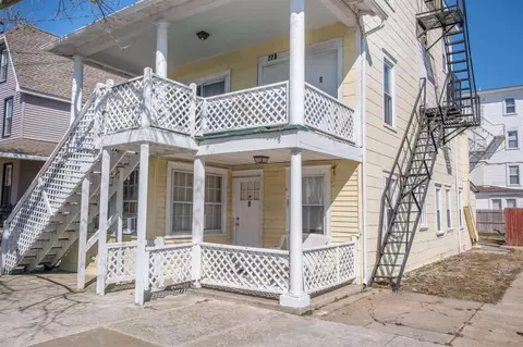 229 E Maple Ave, Wildwood, NJ 08260