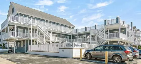 2207 Surf Ave #205, North Wildwood, NJ 08260