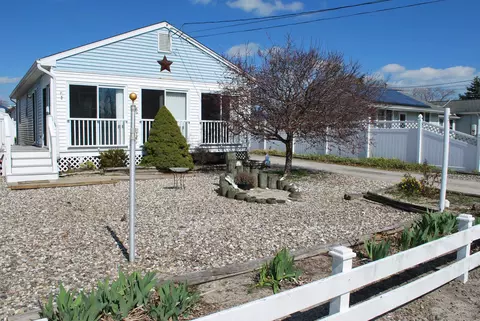 223 W Drumbed Rd, Villas, NJ 08251
