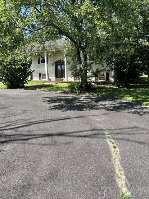 325 Gracetown Rd, Dennis, NJ 08210