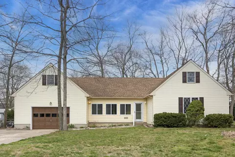 110 Holly Dr, Rio Grande, NJ 08242