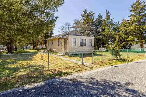 50 Woodland Ave, Villas, NJ 08204