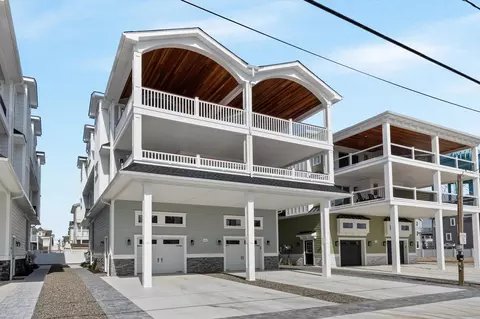 223 40th St #EAST, Sea Isle City, NJ 08243