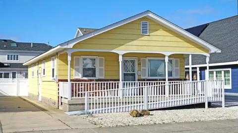 214 E Toledo Ave, Wildwood Crest, NJ 08260