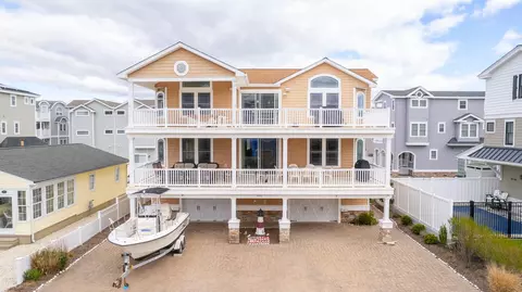 105 88th St #FIRST ., Sea Isle City, NJ 08243