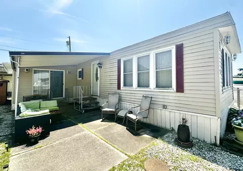 15 Channel Dr, Wildwood, NJ 08260