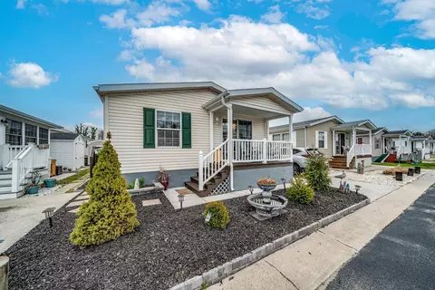 740 Meadowview Ln, Erma, NJ 08204