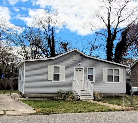 136 E Bates Ave, Villas, NJ 08251