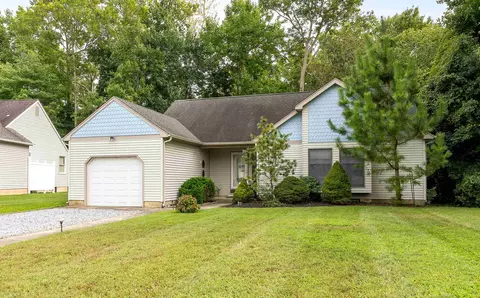 35 Cape Woods Rd, North Cape May, NJ 08204