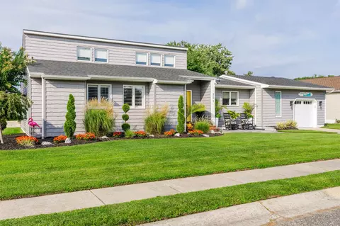 201 E Vineyard Ct, Cape May, NJ 08204
