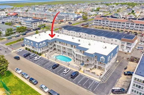 177 80th St #304, Avalon, NJ 08202