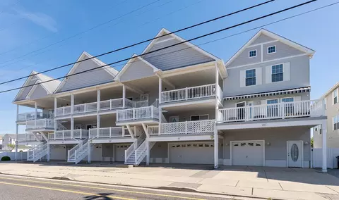211 E Andrews Ave #B, Wildwood, NJ 08260