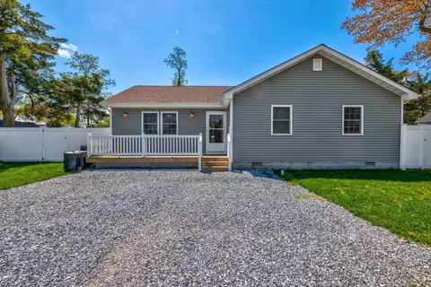 16 E Bates Ave, Villas, NJ 08251