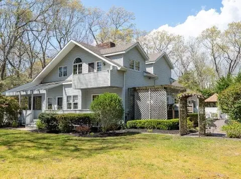 122 N Ravenwood Dr, Dennis, NJ 08210