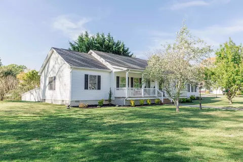 933 Main St, Erma, NJ 08204