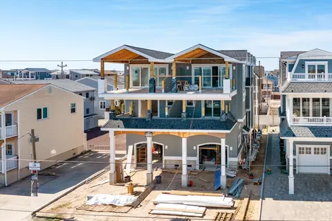 110 58th St #WEST, Sea Isle City, NJ 08243