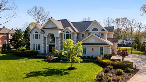 10 Caledonia Dr, Ocean View, NJ 08230