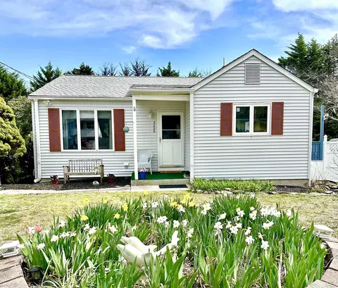 3206 Holly Rd, North Cape May, NJ 08204