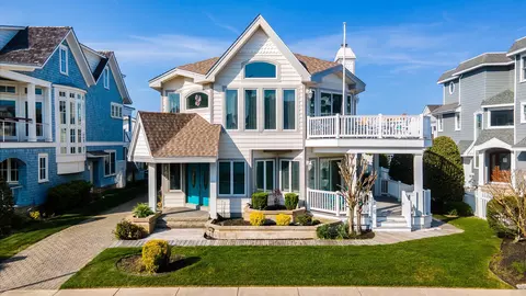 165 69th St, Avalon, NJ 08202
