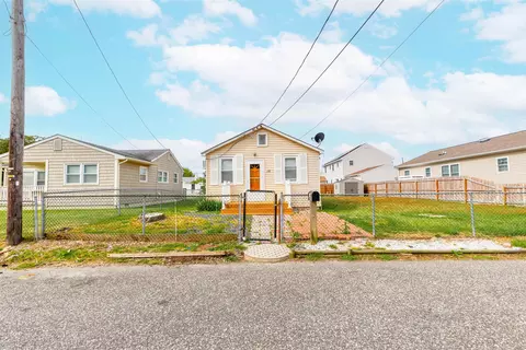 148 W Greenwood Ave, Villas, NJ 08251
