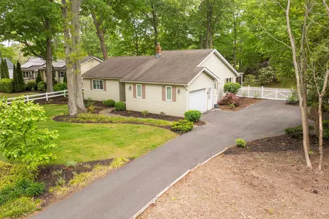 207 Davis Rd, Rio Grande, NJ 08242