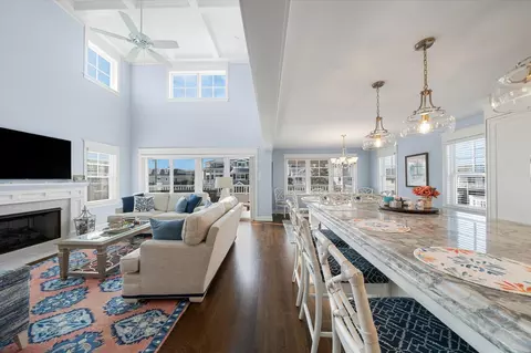 Living - 43 E 26th St, Avalon, NJ 08202 photo 1 of 7