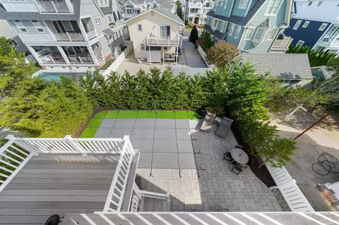 Exterior - 43 E 26th St, Avalon, NJ 08202 photo 5 of 11