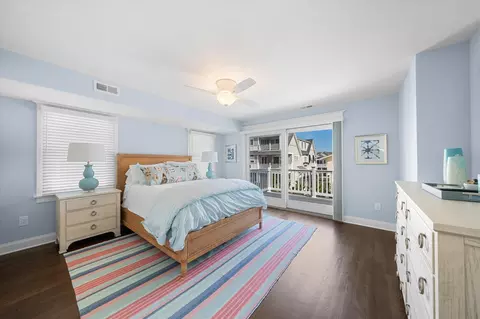 Bedroom - 43 E 26th St, Avalon, NJ 08202 photo 4 of 9