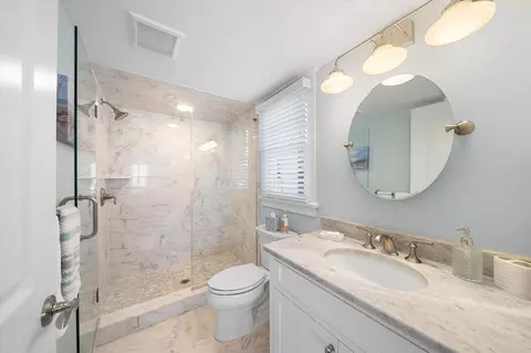 Bath - 43 E 26th St, Avalon, NJ 08202 photo 4 of 7