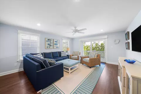 Living - 43 E 26th St, Avalon, NJ 08202 photo 5 of 7