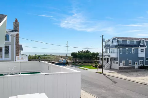 Exterior - 43 E 26th St, Avalon, NJ 08202 photo 9 of 11