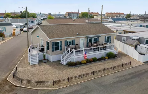 48 Hildreth Ave, Wildwood, NJ 08260
