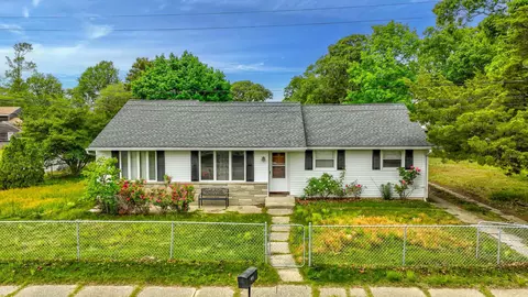 405 Holmes Ave, North Cape May, NJ 08204