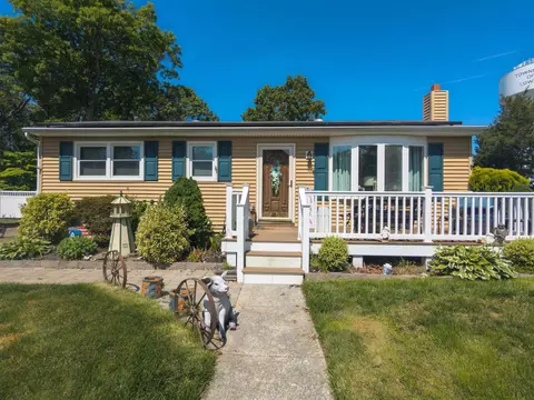 104 Briarwood Dr, Erma, NJ 08204