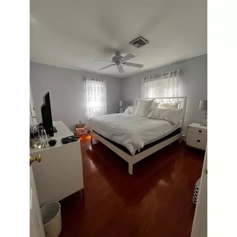 Bedroom - 7908 Landis Ave, Sea Isle City, NJ 08243 photo 1 of 3