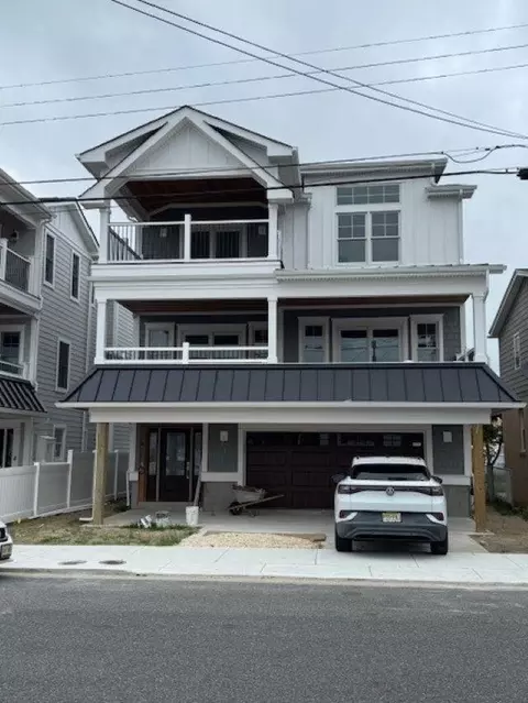 211 E Monterey Ave, Wildwood Crest, NJ 08260