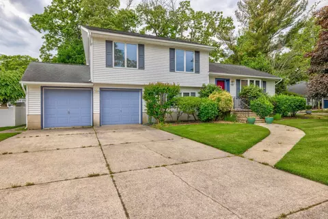 400 Chatam Dr, Cape May, NJ 08204