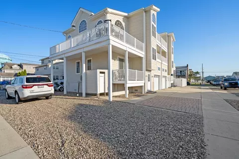 3901 Cini Ave #NORTH, Sea Isle City, NJ 08243
