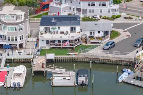 5810 Lake Rd, Wildwood Crest, NJ 08260