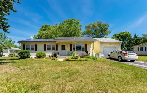 3 Carriage Ln, Erma, NJ 08204