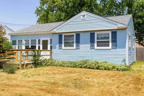 12 Linden Ln, Rio Grande, NJ 08242