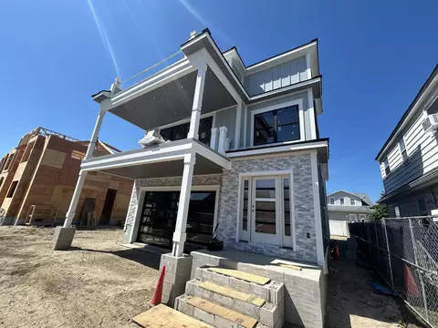 214 E Columbine Rd, Wildwood Crest, NJ 08260