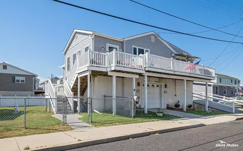 6 I Ave, West Wildwood, NJ 08260