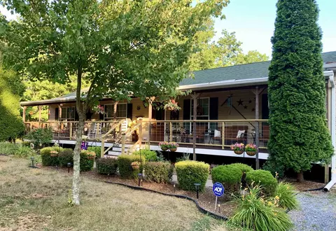 306 Weymouth Rd, Buena, NJ 08310