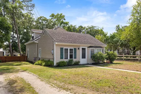 106 Sheridan Dr, Erma, NJ 08204